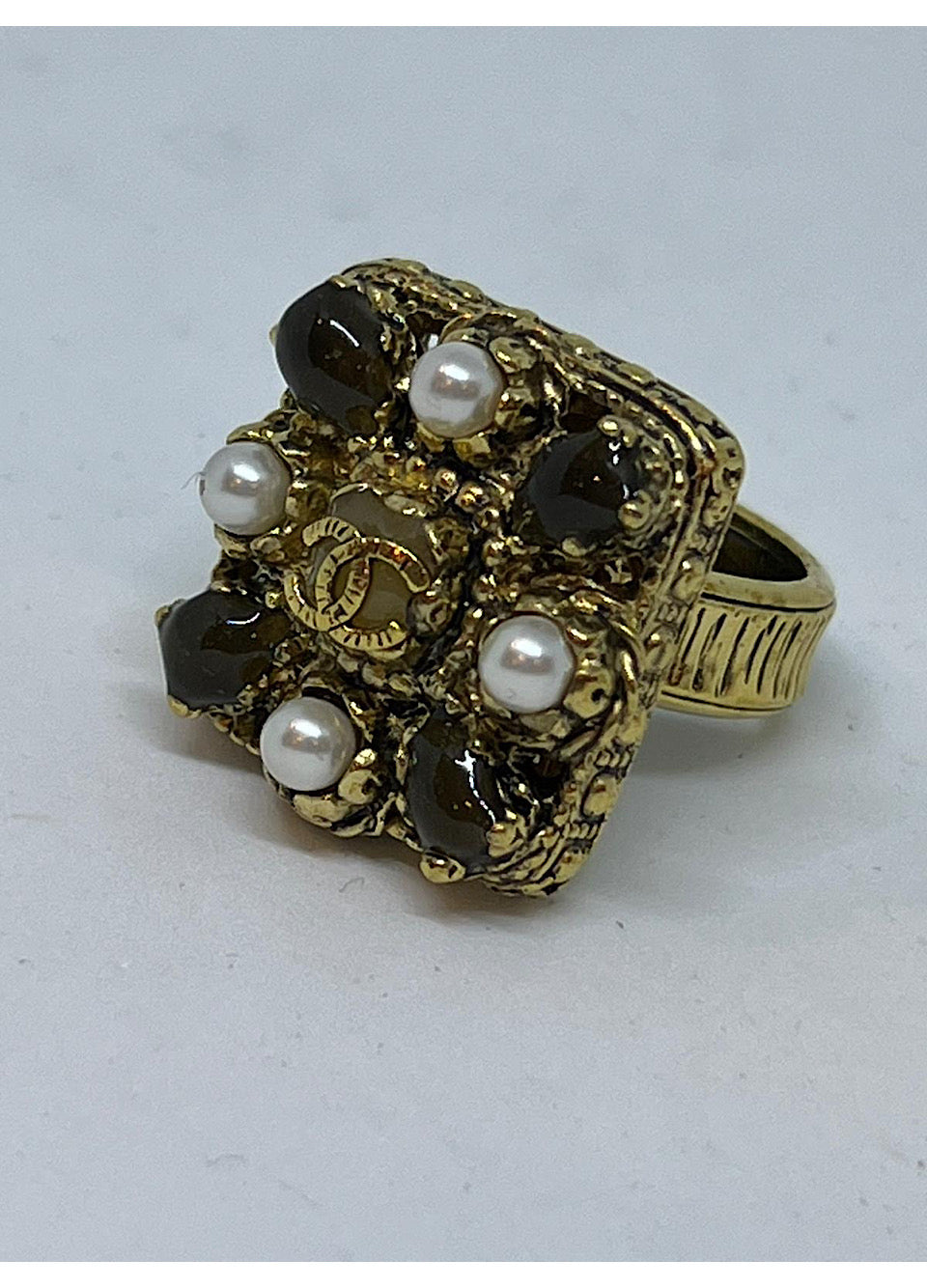 Chanel 11A 2011 Fall Square Gold Tone Pearl Red Stone Cocktail Ring Size 54 US 6 1/4