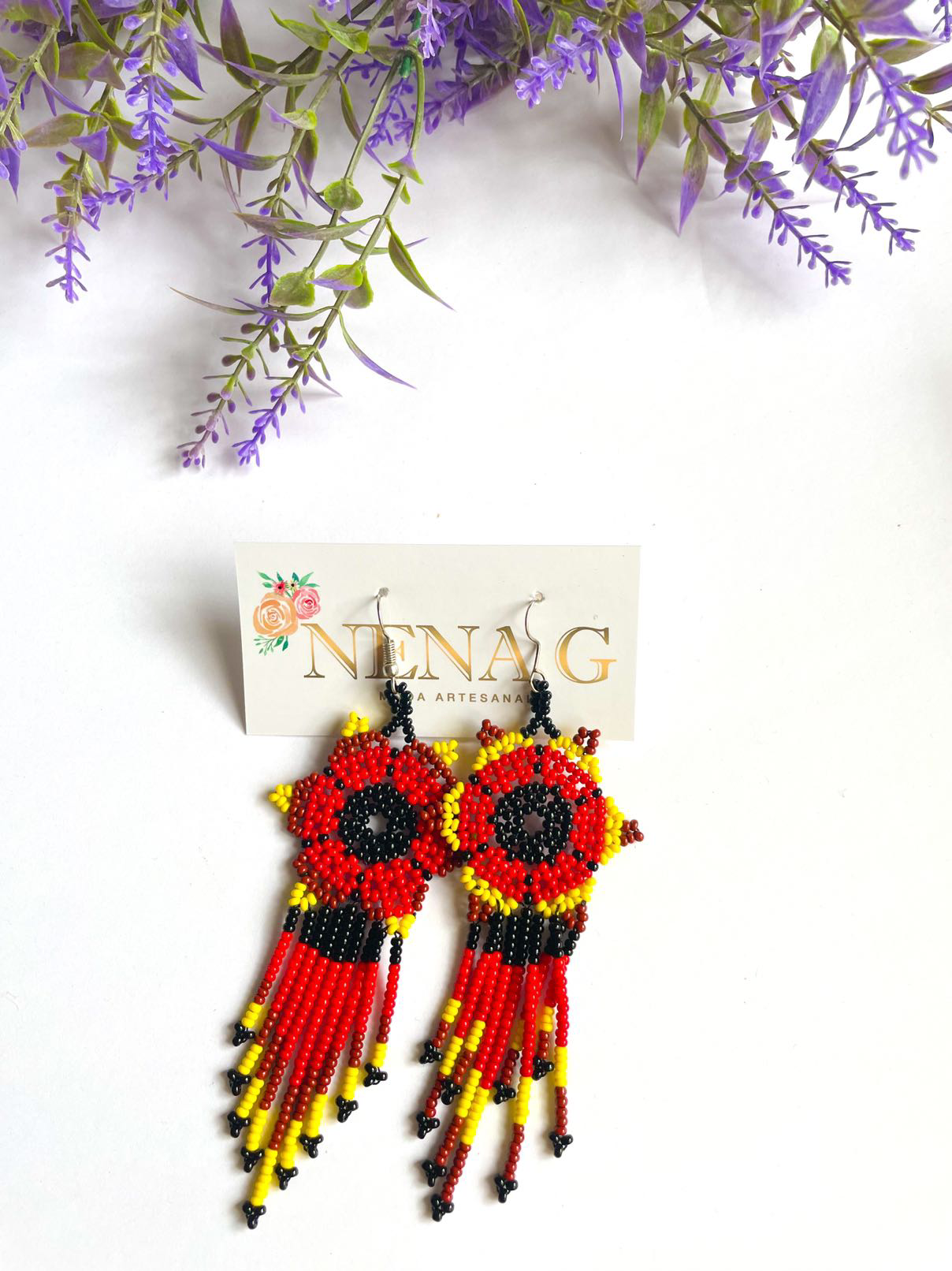 Flor roja  earrings (wixarika)