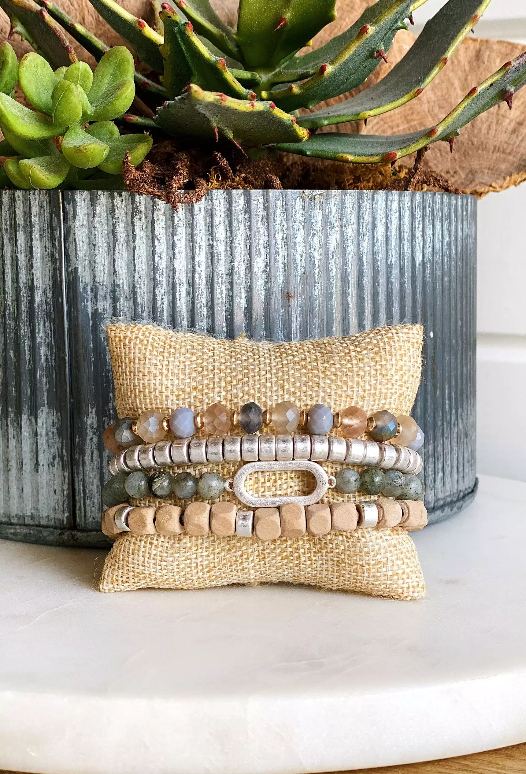 Riley Bracelet Set in Gray